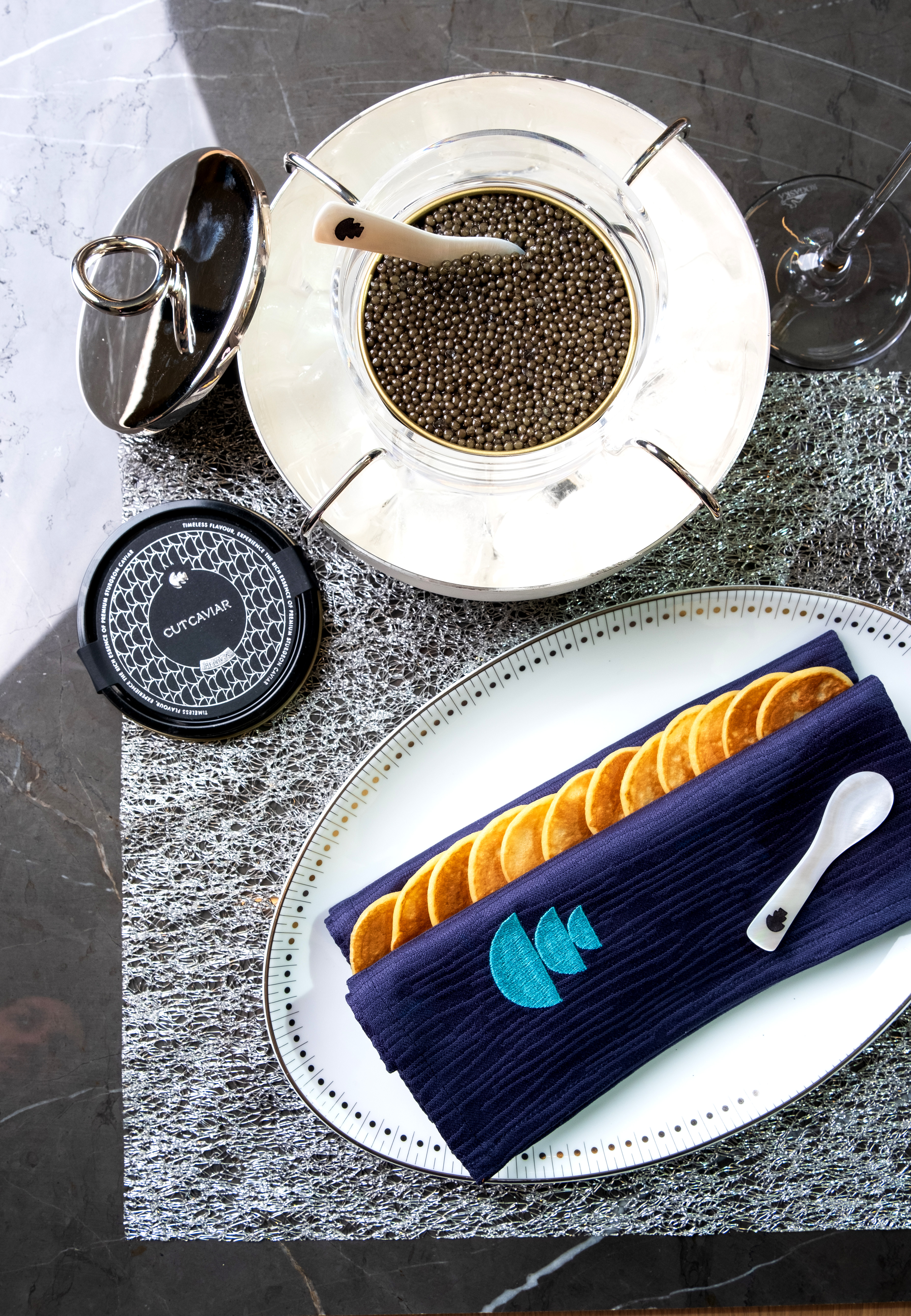 Mileo The Palm Hotel Cut Caviar Bar